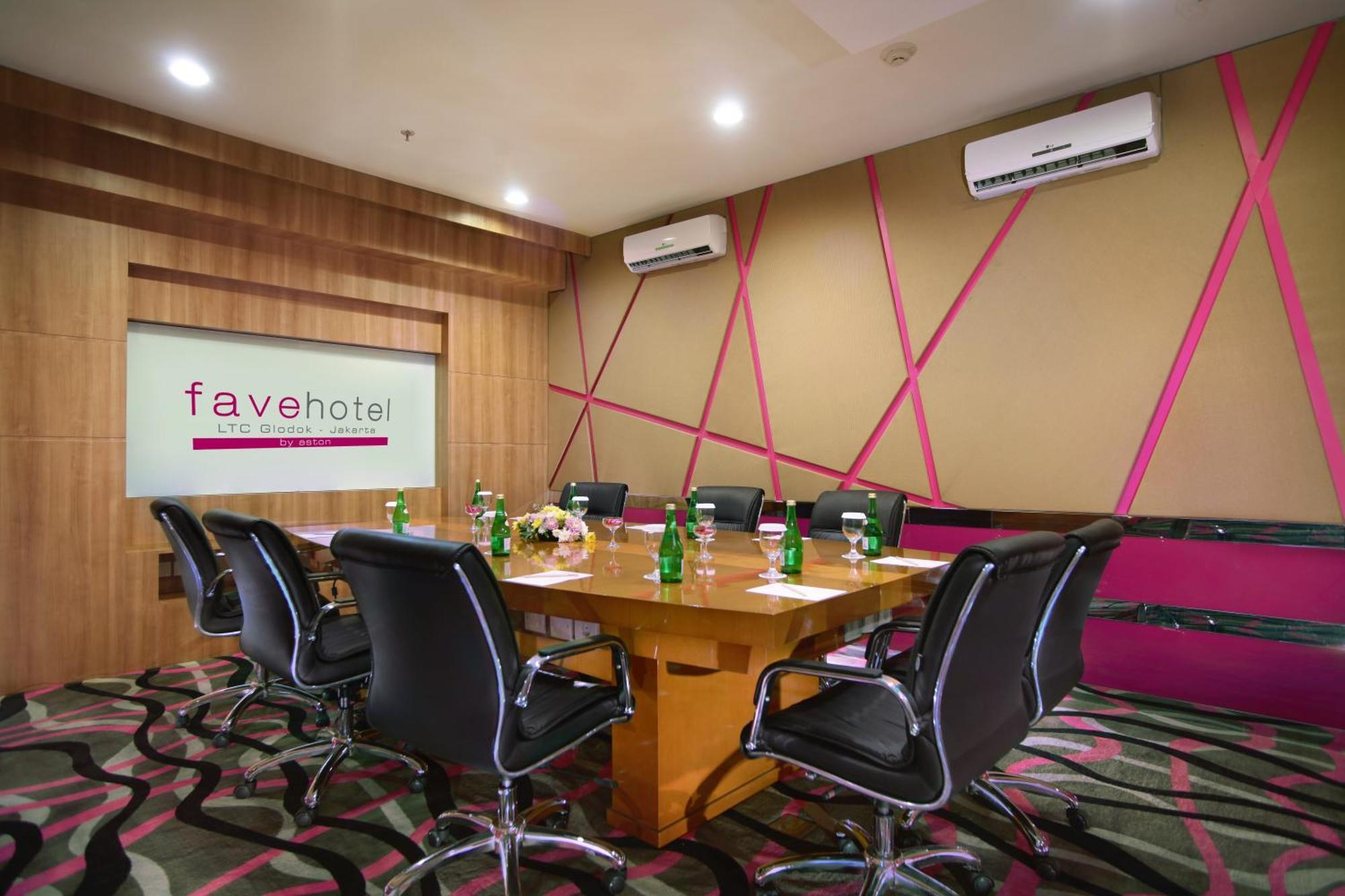 Favehotel Ltc Glodok Jakarta Exterior photo