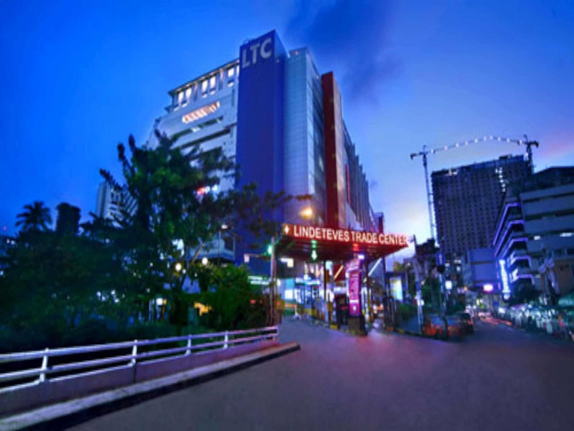 Favehotel Ltc Glodok Jakarta Exterior photo