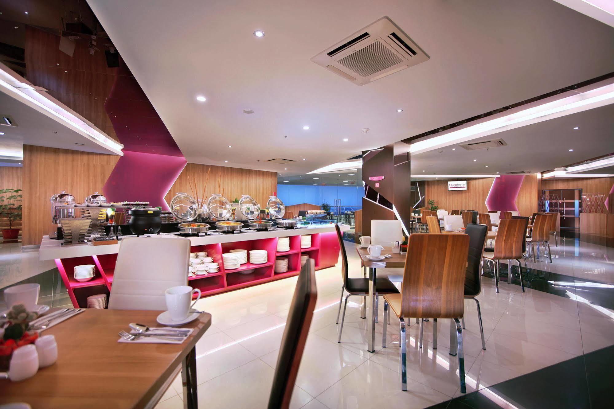 Favehotel Ltc Glodok Jakarta Exterior photo